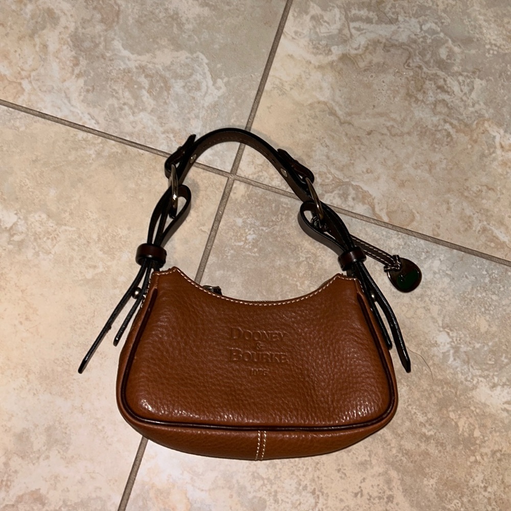 Dooney & Bourke leather shoulder bag